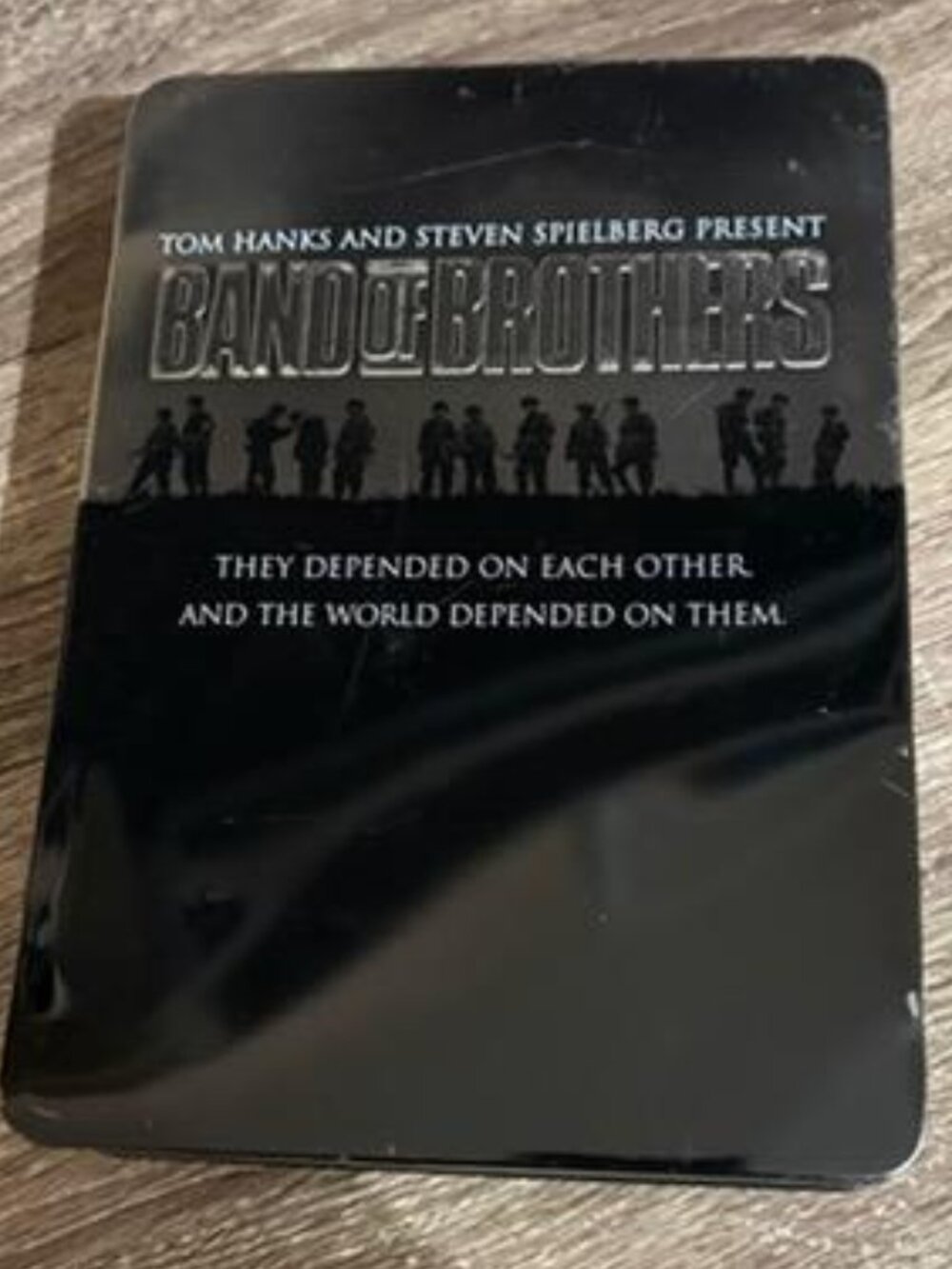 Band of Brothers 6  DVD complete series collector's tin
